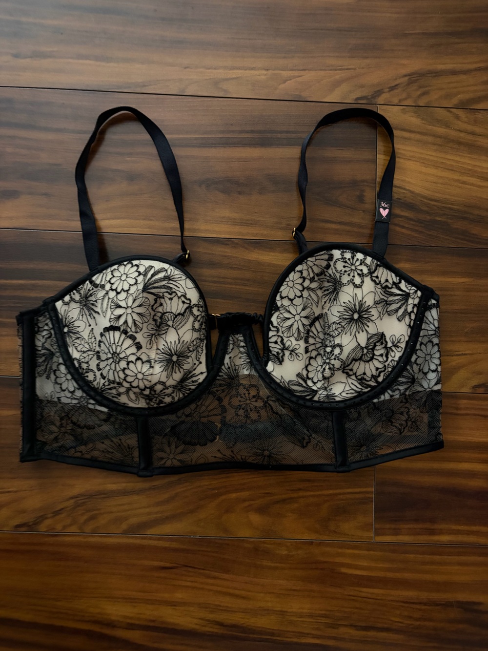 NWT Victoria’s Secret Balconet lace bra 36C